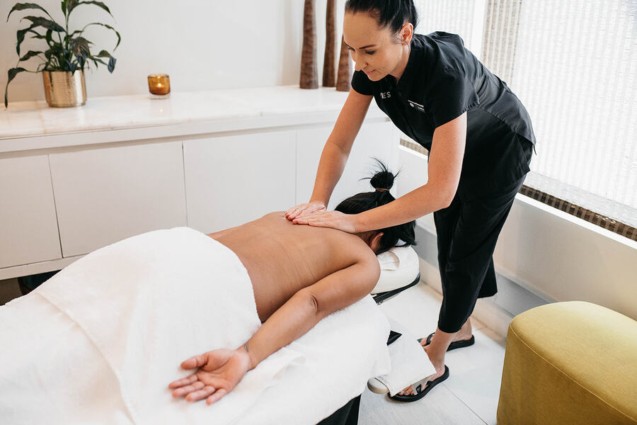 Pullman, Port Douglas & Palm Cove.