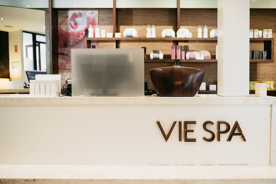 Pullman, Port Douglas & Palm Cove.